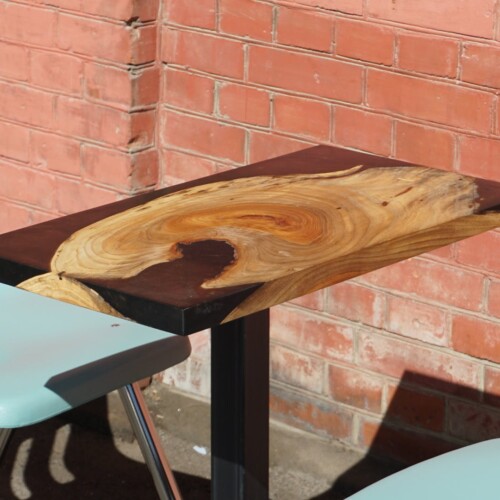 002_Resinsidetable